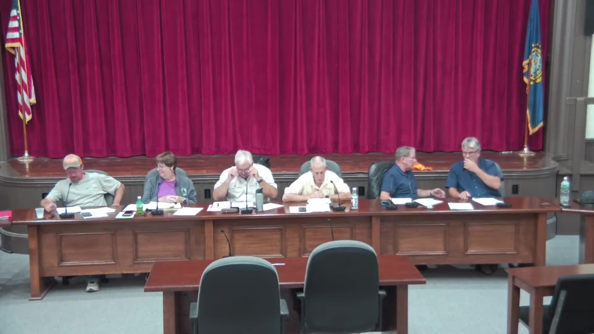 Local Council Discusses Definitions for Seasonal Cabins and Recreational Dwellings