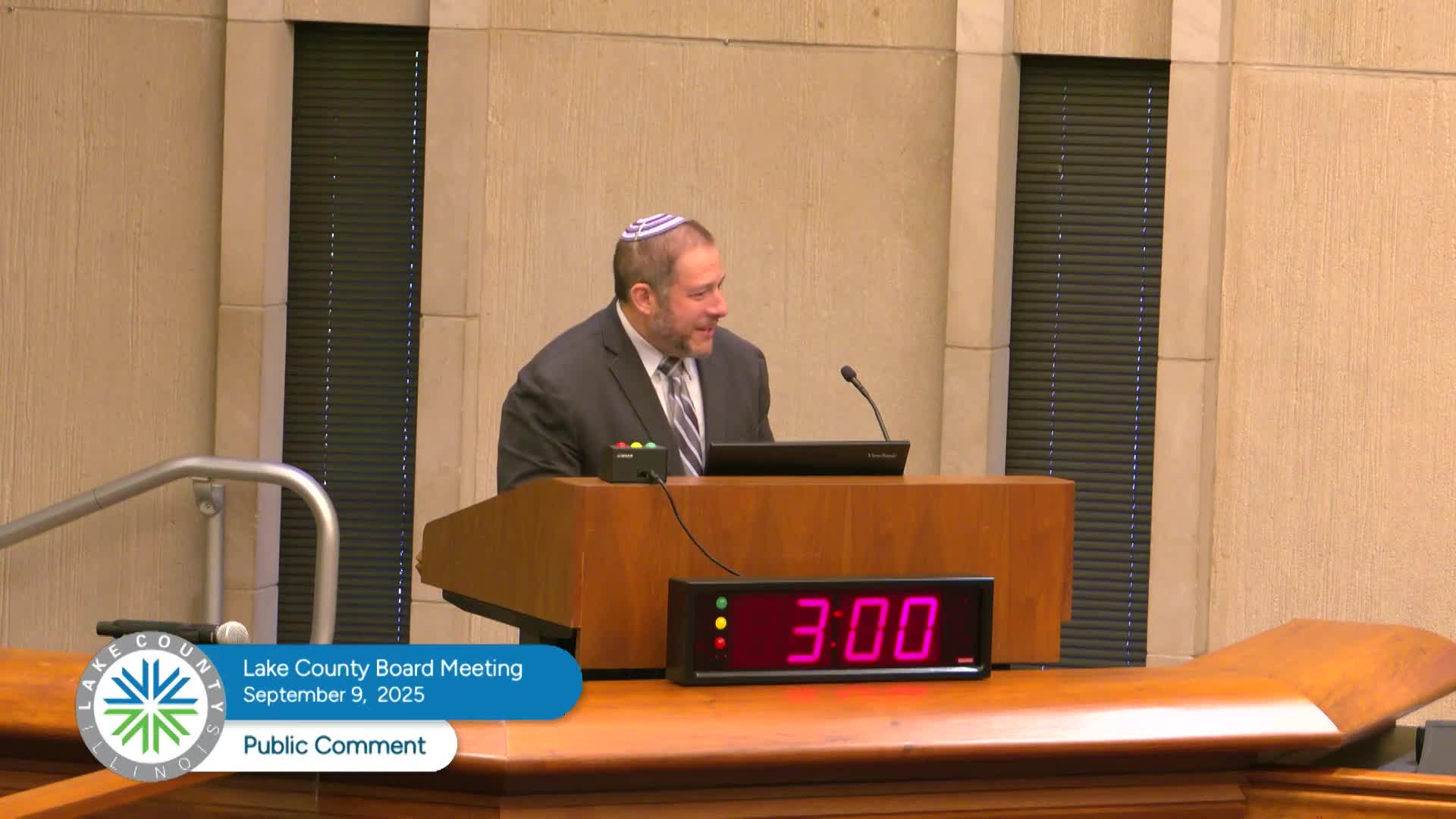 Vernon Hills synagogue reports antisemitic graffiti; rabbi thanks community for large interfaith turnout