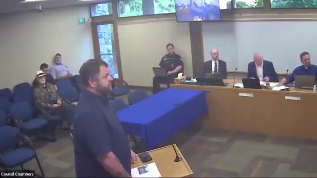 Resident asks Sandy council to allow enforcement of blocked private gate or permit driveway approaches