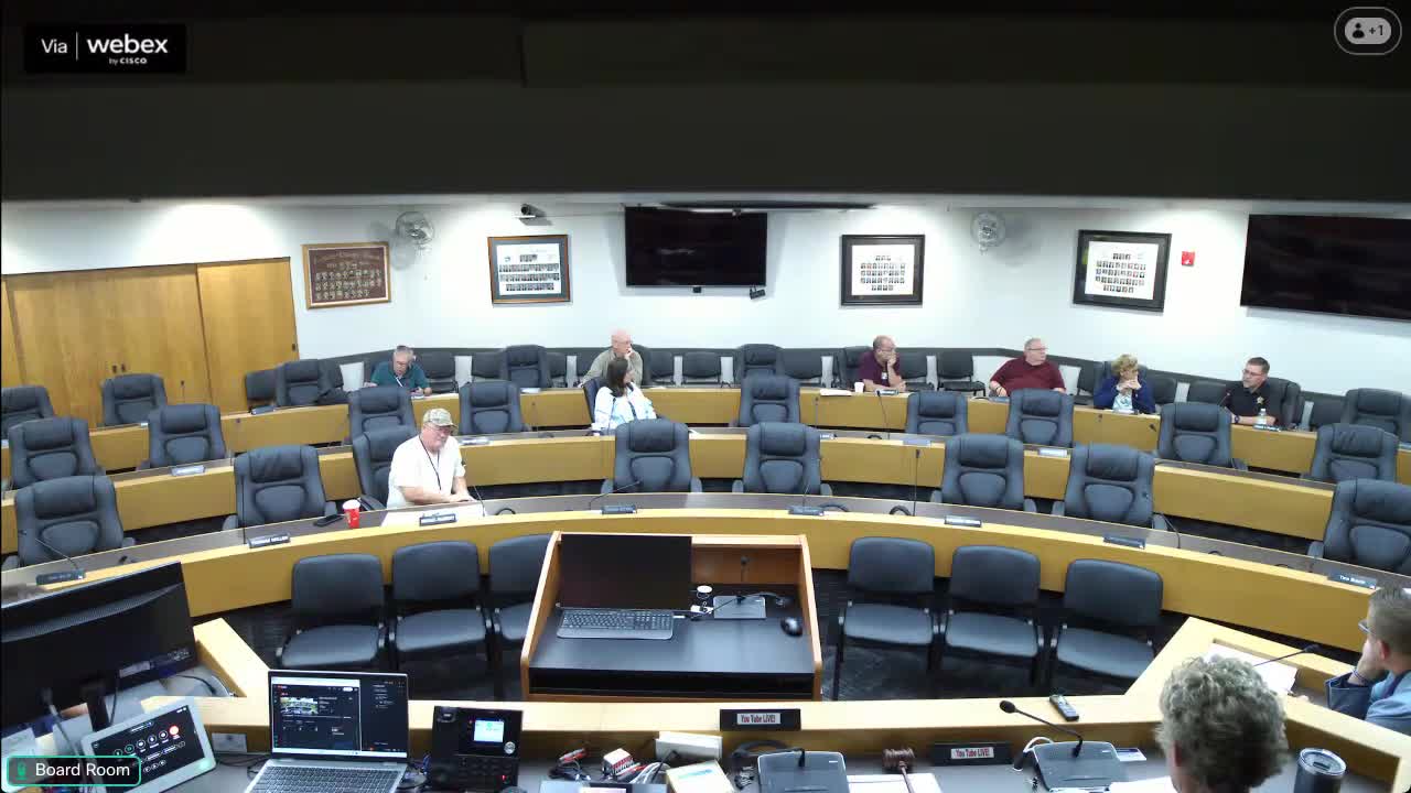 LaSalle County committee moves into executive session on employee compensation and leaves under 5 ILCS 120/2(c)