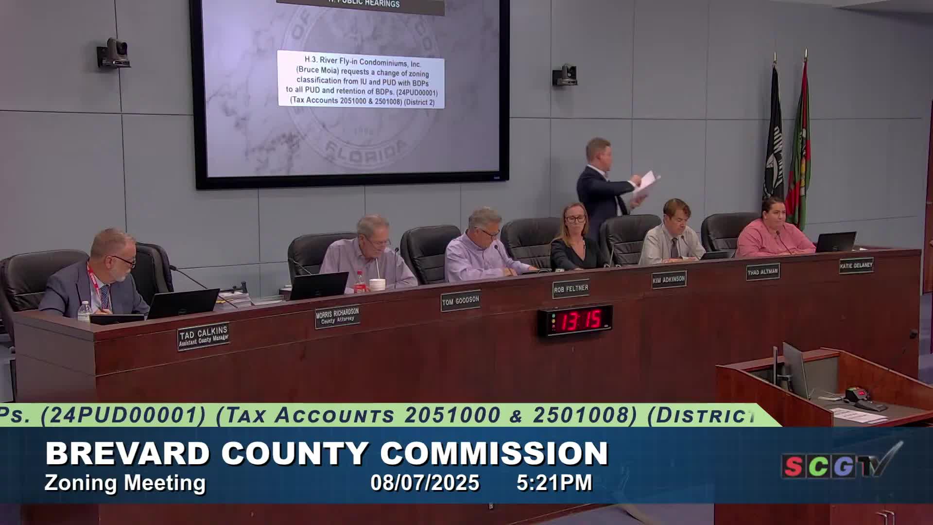 Commission grants conditional-use permit for cigar bar with on-premises alcohol at Emerald Plaza