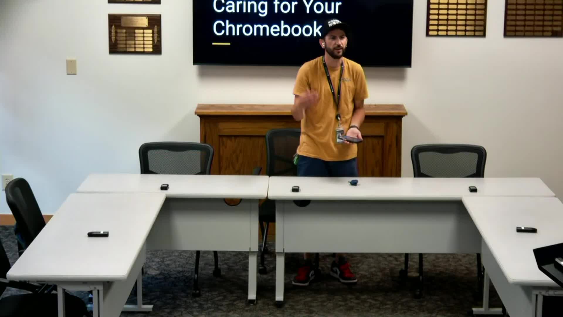 Resident praises district staff during public comment