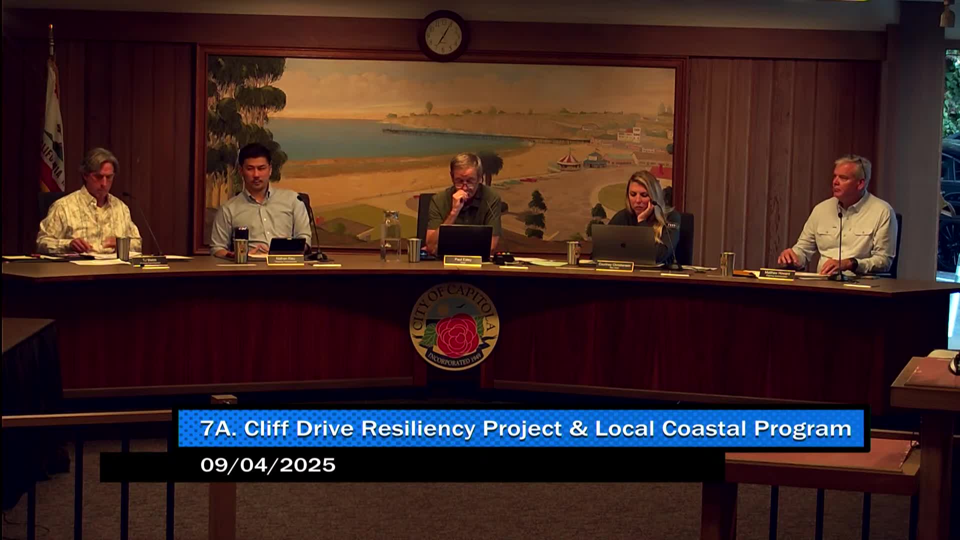 Capitola staff outlines three mall‑block housing code options; council to seek developer commitment