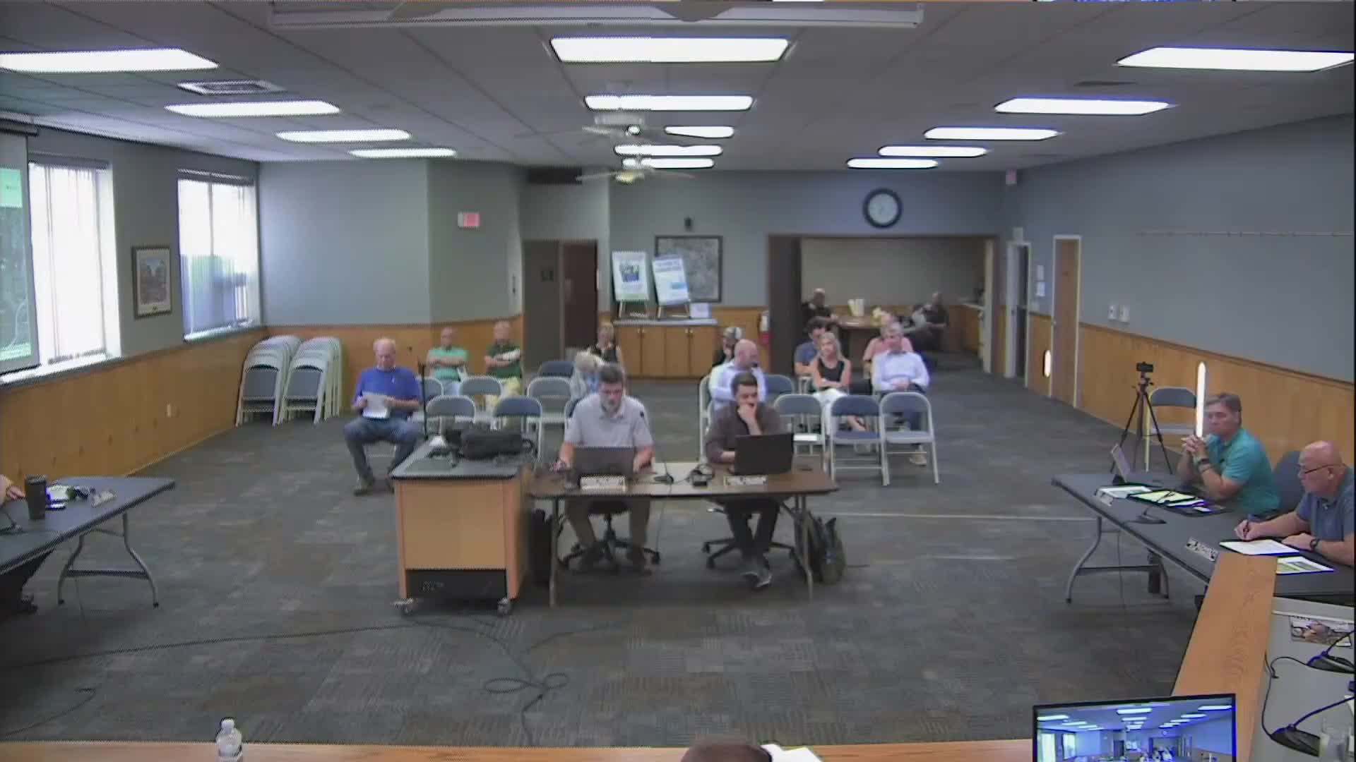 Village approves 40x50 accessory building on Glengarry Road with erosion-control and access conditions