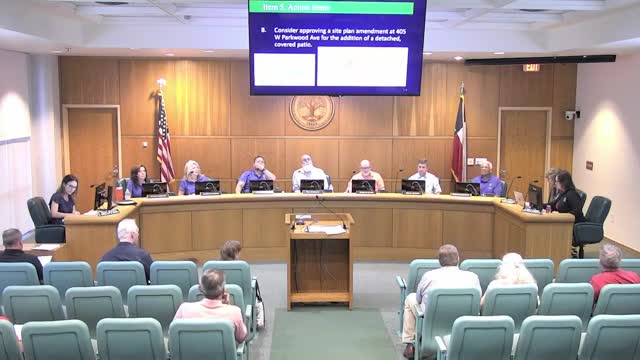 Commission approves detached covered patio at 405 West Parkwood Avenue