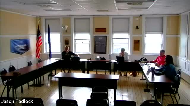 School Officials Debate Social Media Engagement Policy with Students