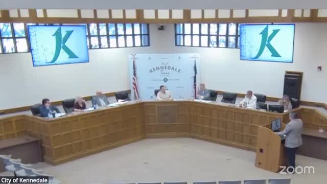 Kennedale council raises city manager spending limit to $50,000 after split debate