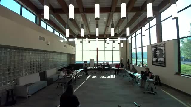 Board reviews contractor alternates for foundation excavation and site grading; district hears deduct options