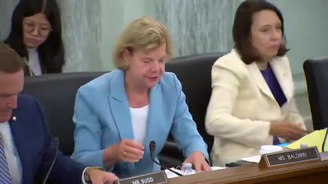 Senators press OSTP on data center energy, water and fiber needs tied to AI infrastructure