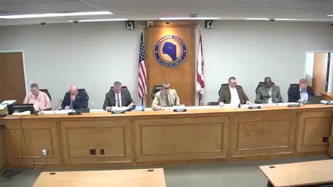 Suwannee County amends public-speaking rules to require group identification; board approves amendment 5–0
