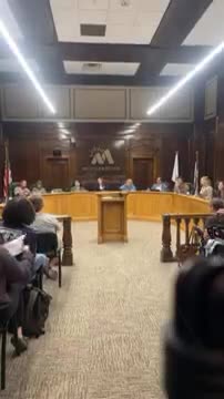 Residents, council members press for warming shelter, urge decriminalization measures for unhoused people