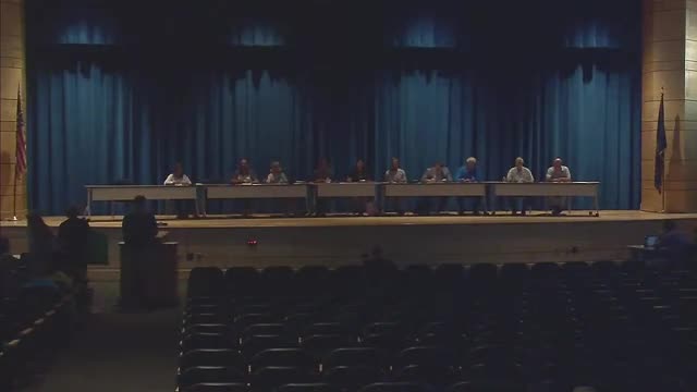 Students, parents urge Connersville board to reinstate class rank and valedictorian honors