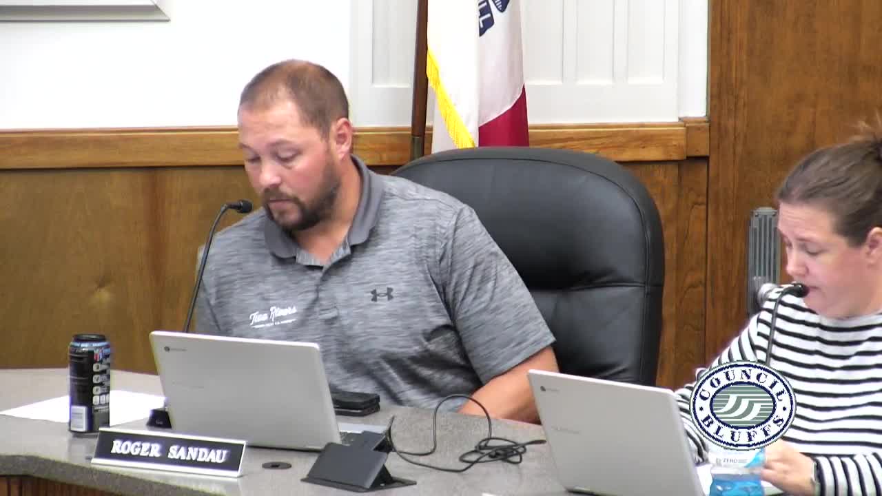 Council votes to reconsider East Manuel redevelopment after HUD‑rule conflict; neighbors raise stormwater concerns