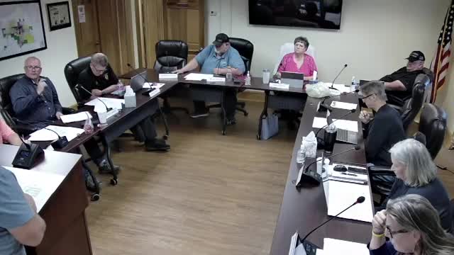 Developer presents annexation, apartments and commercial plan; sewer, traffic lights and sidewalks eyed