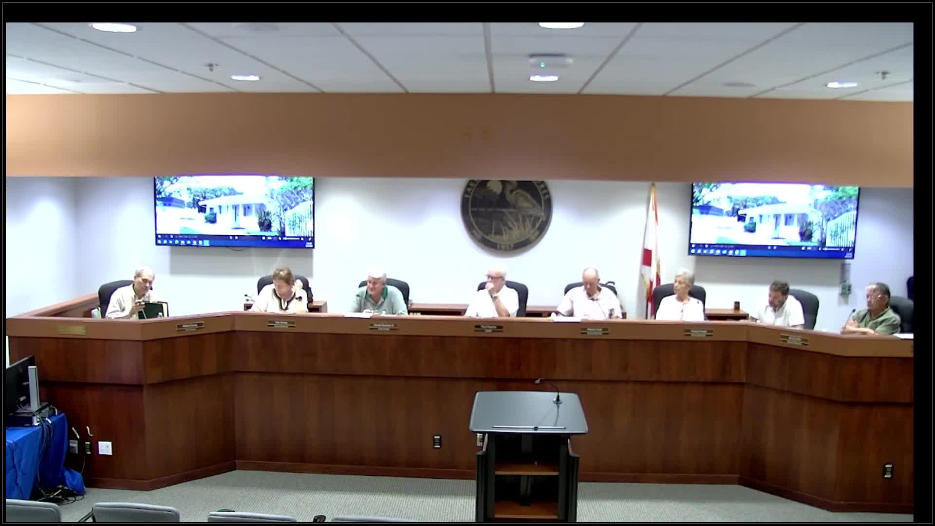 Board discusses landscaper debris, waste contract and code-enforcement portal as town considers stronger enforcement