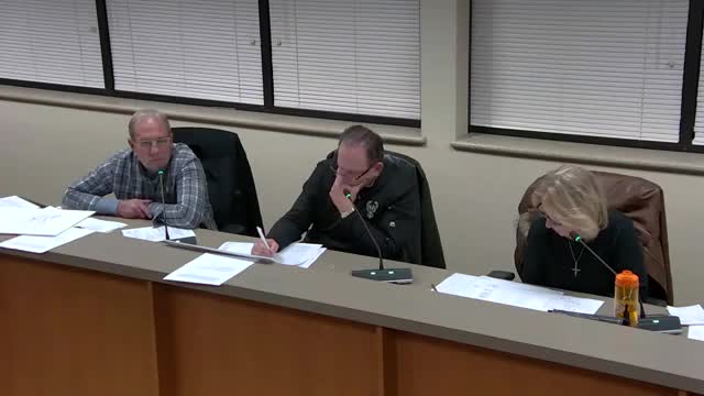 Neighbors Request Variance for New Home Addition on Lakeview Court Peninsula