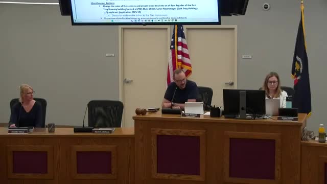 Plan commission recommends approval of amended development plan for 2931 Union Street amid parking concerns