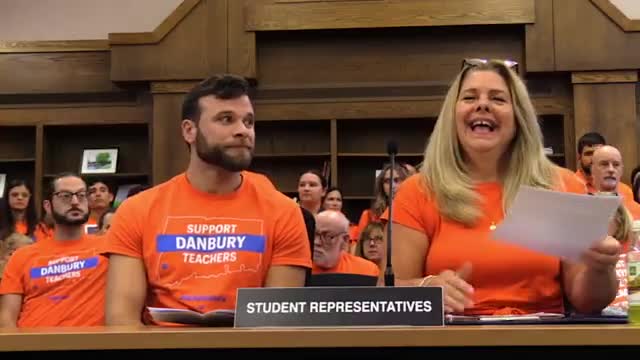 Danbury educators urge board for a ‘‘fair contract’’ as negotiations enter final session
