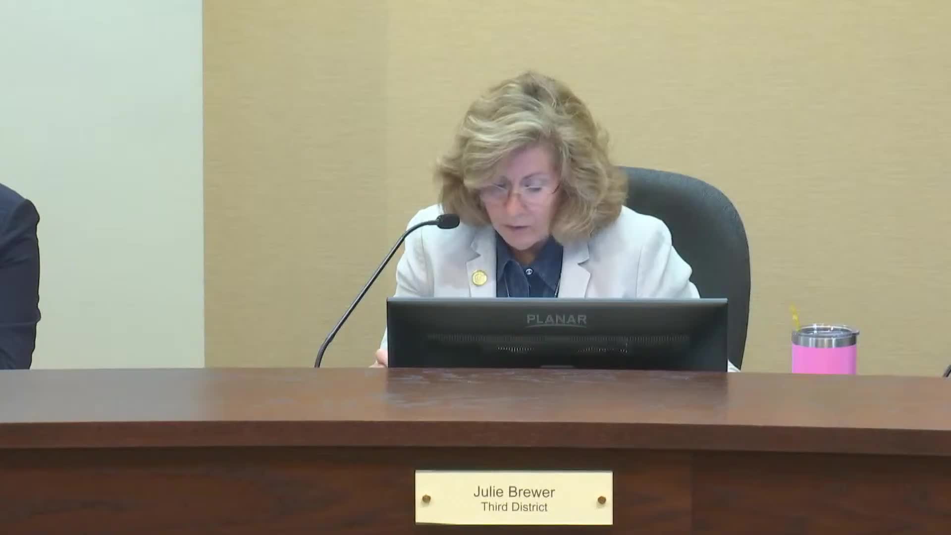 Board approves final development plan for 574,000‑square‑foot Building C1 at New Century Commerce Center