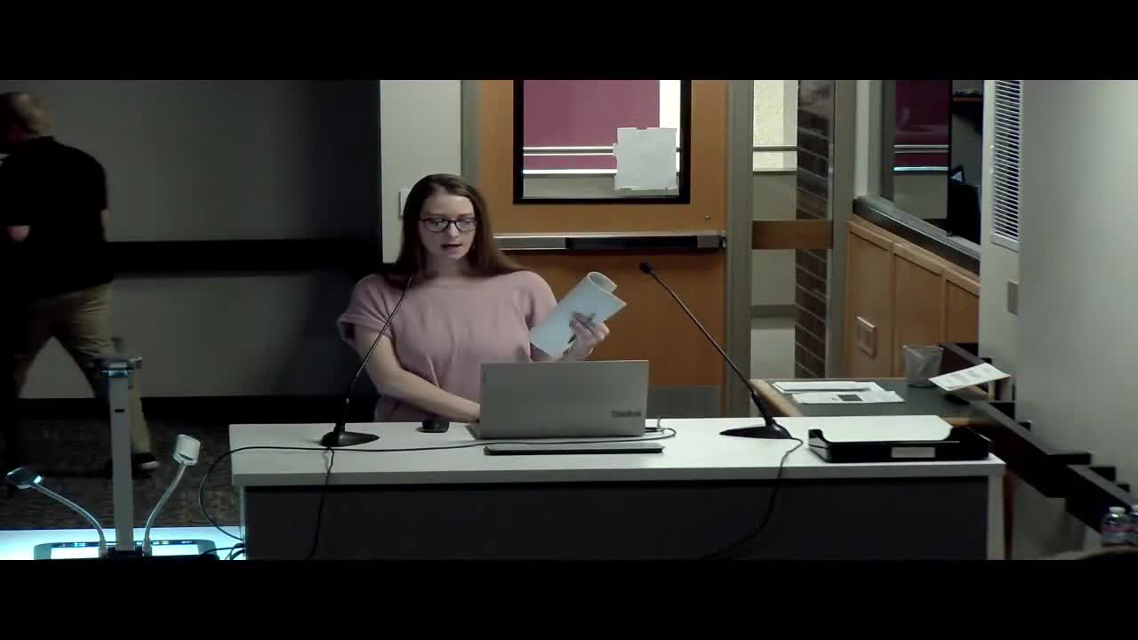 City Council Considers Oversized Garage Permit at Pine Hills Drive