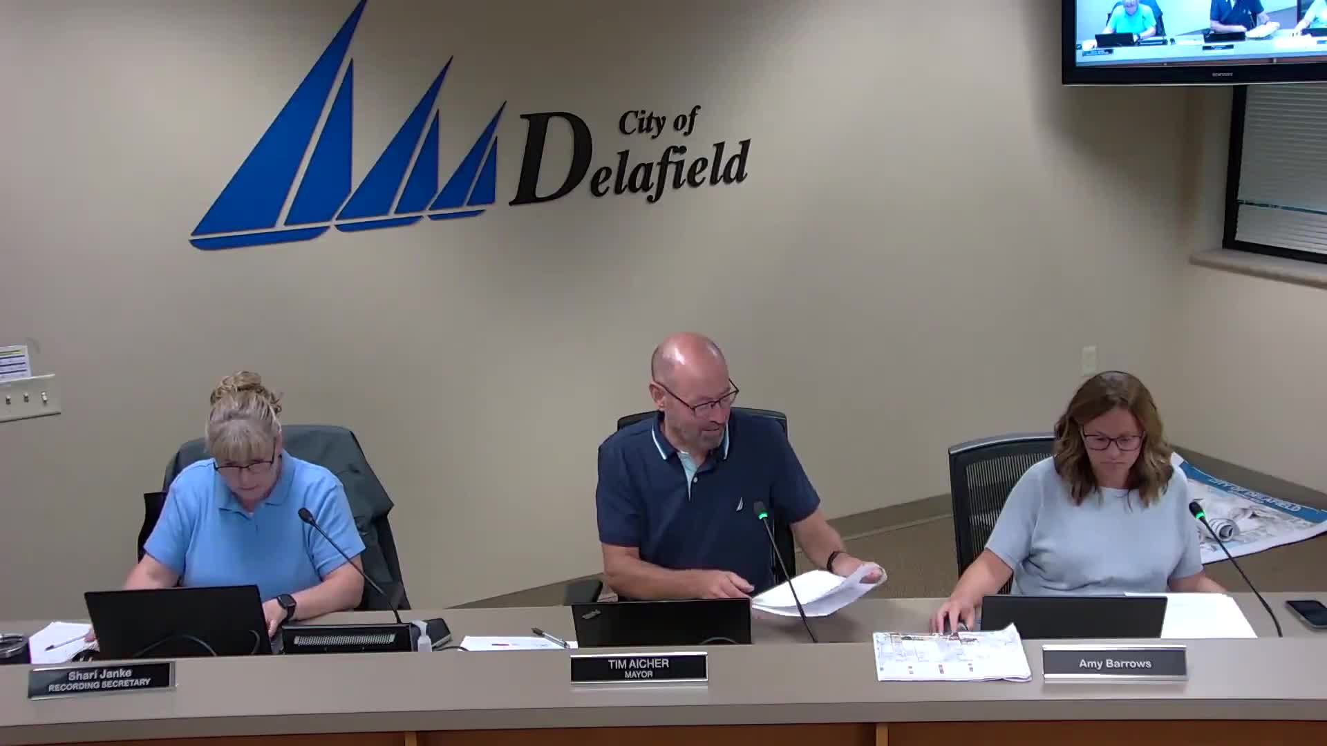 Plan panel approves IHOP‑Applebee’s exterior remodel and signage with conditions