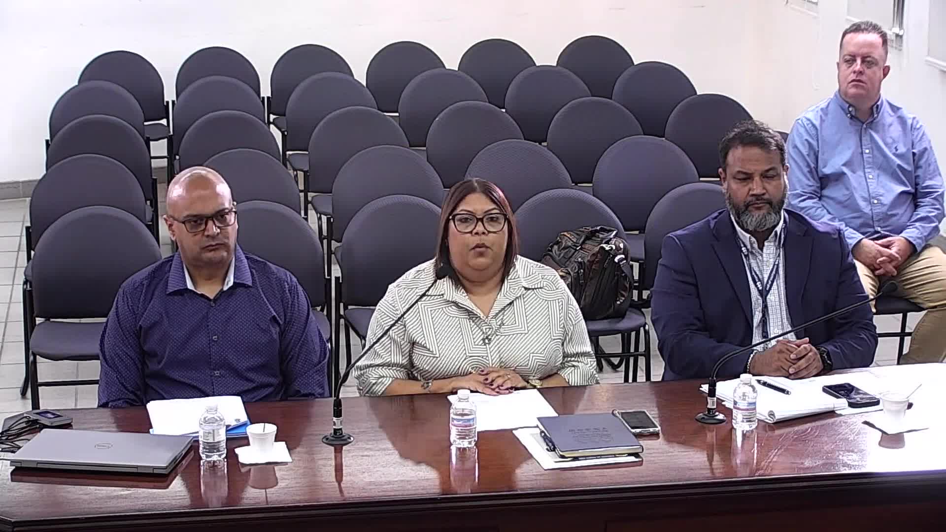 Authority Reviews Water Connection Fees and Regulatory Process in Guayama Region