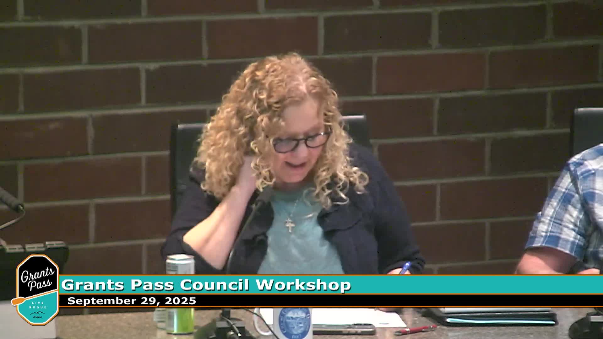 Grants Pass task force reviews nonbargaining compensation and classification adjustments