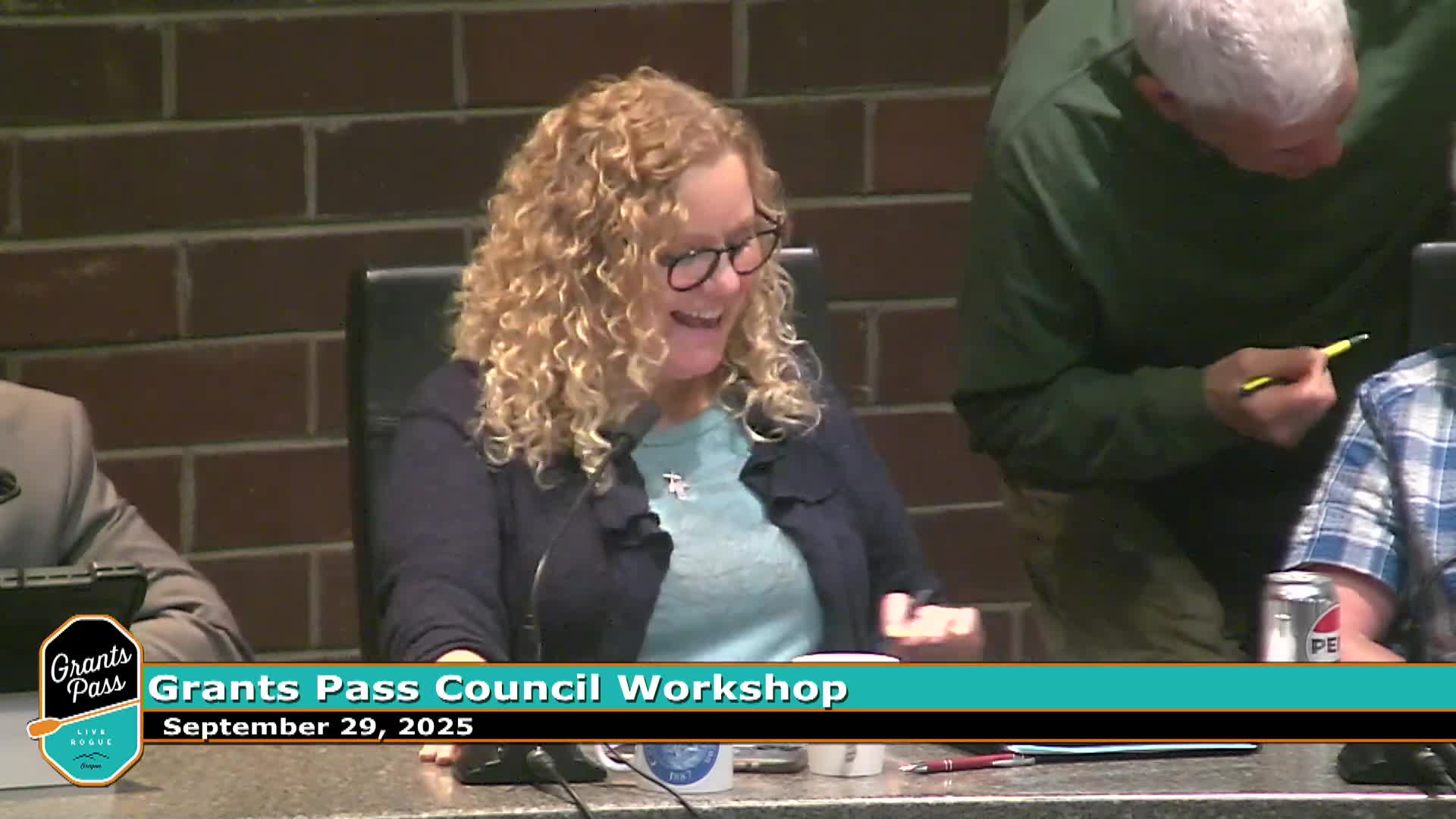 Grants Pass City Council Reviews Caveman Pool Renovation and Management Options