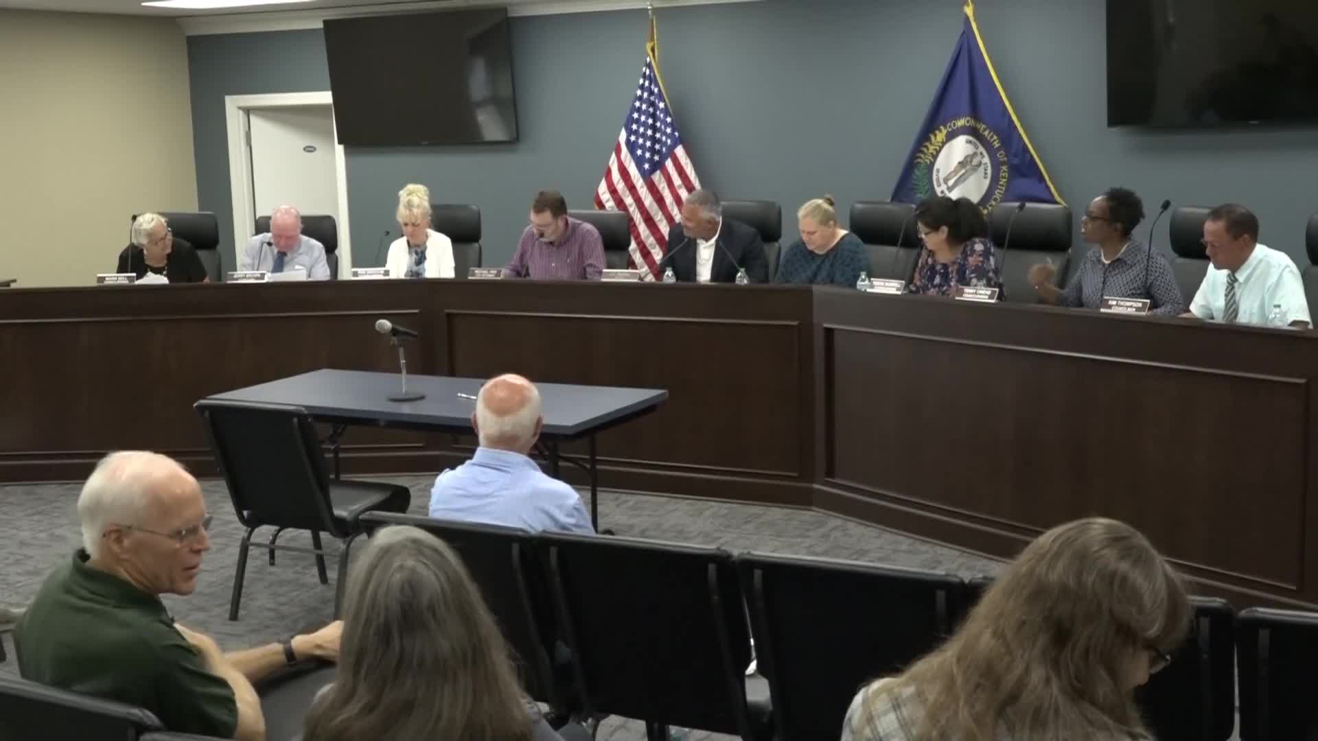 Council introduces first reading of ordinance making unattended animal confinement in vehicles illegal