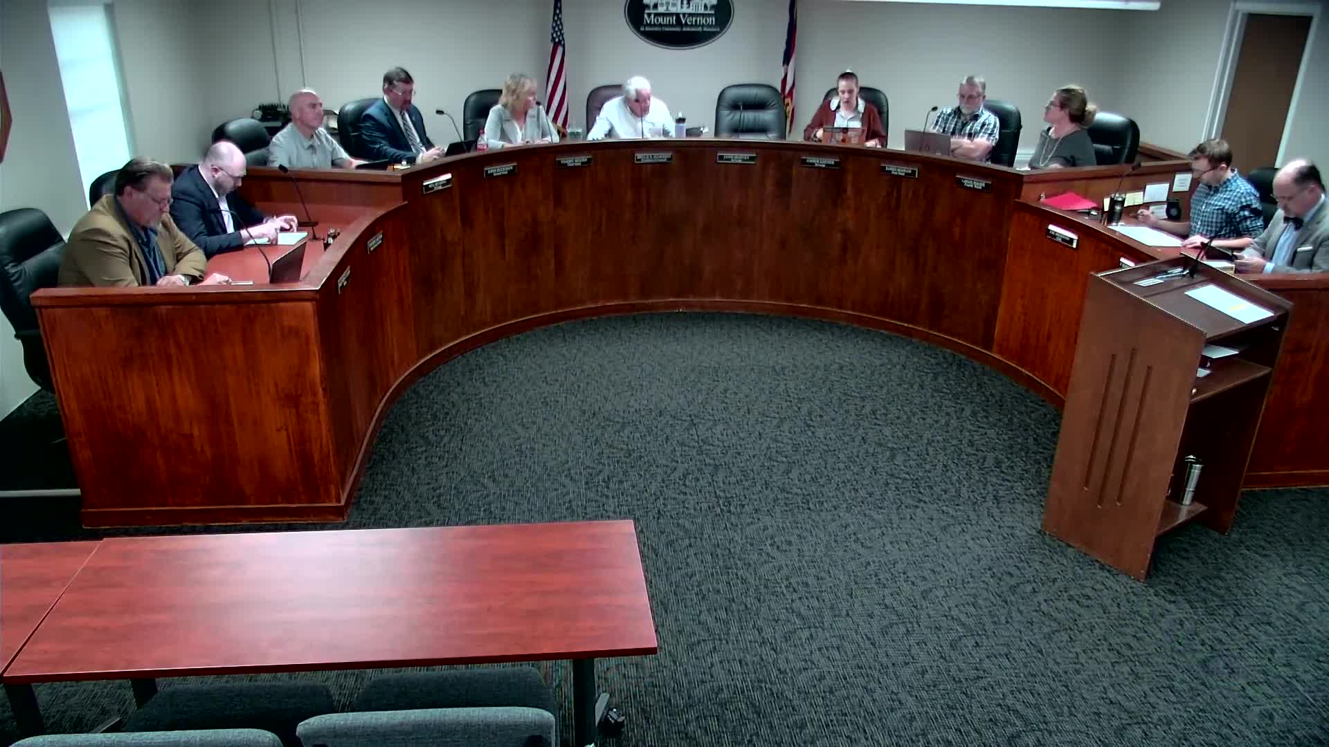 Jennifer Shoman questions Mount Vernon's electric aggregation resolutions at city council meeting