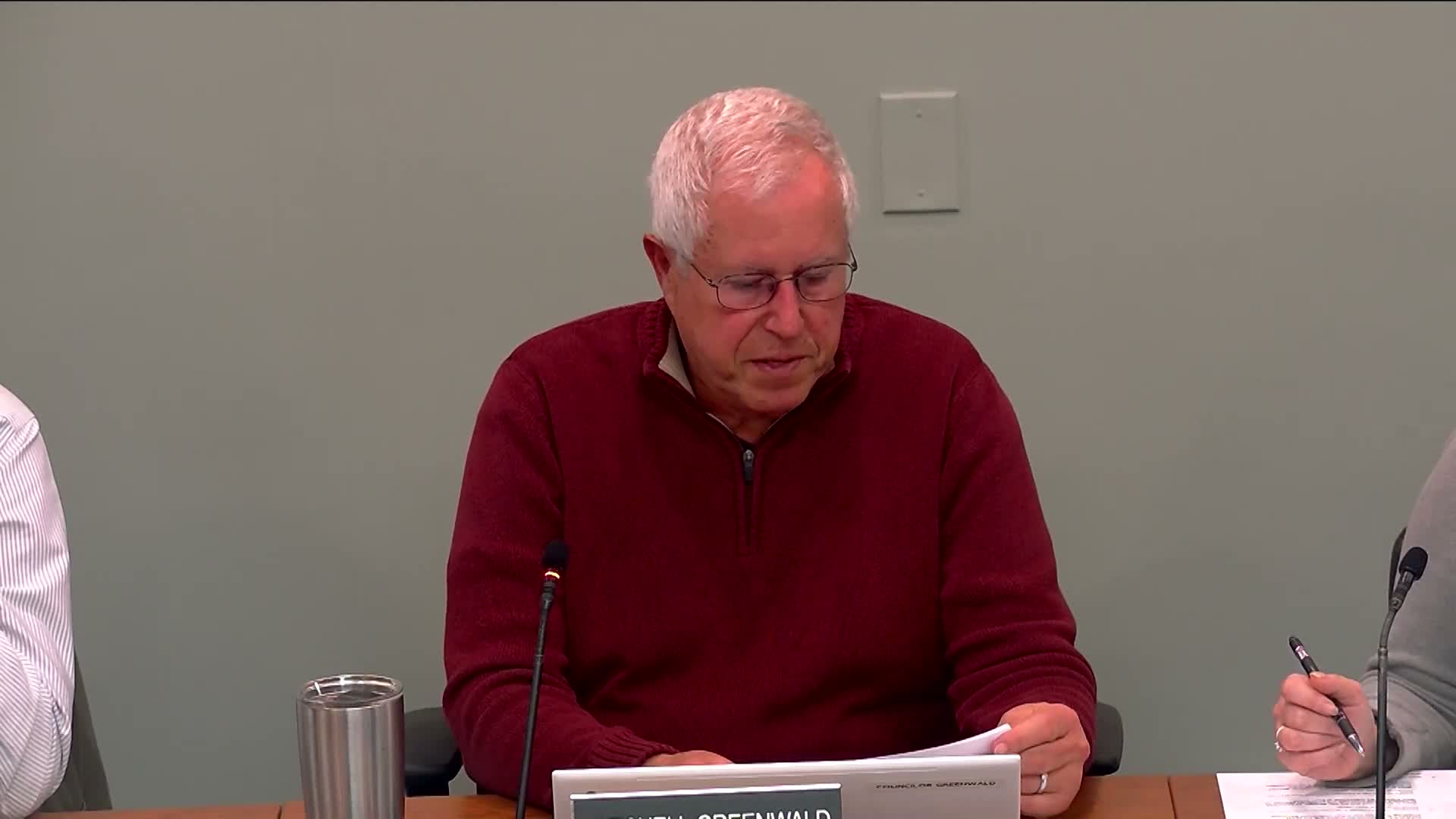 Committee endorses final downtown design choices and authorizes manager to implement project; staff to return on phasing and an ombudsman role