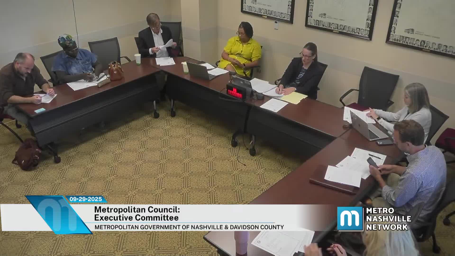 Vice mayor introduces new executive assistant; office to route council voicemails into email