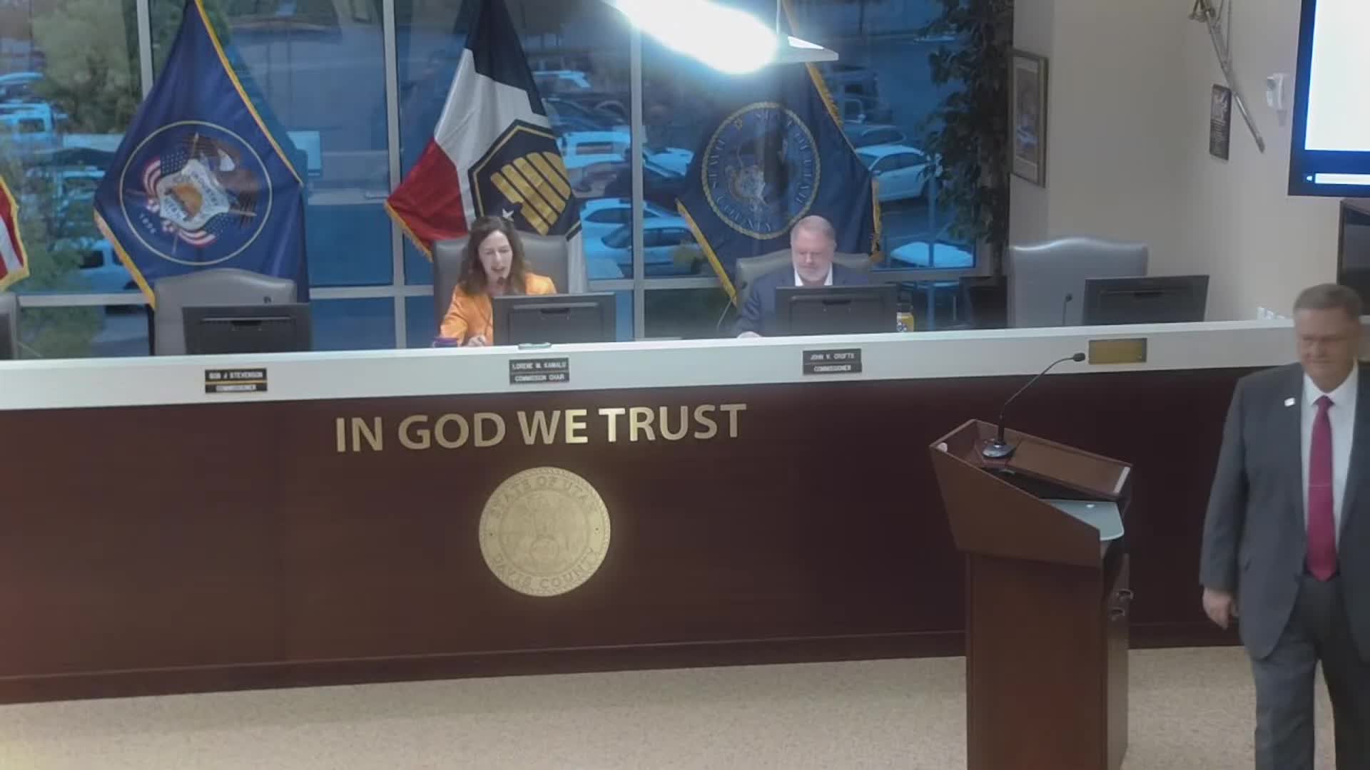Commissioners Approve Hearing Officer and Library Flooring Contract in Meeting