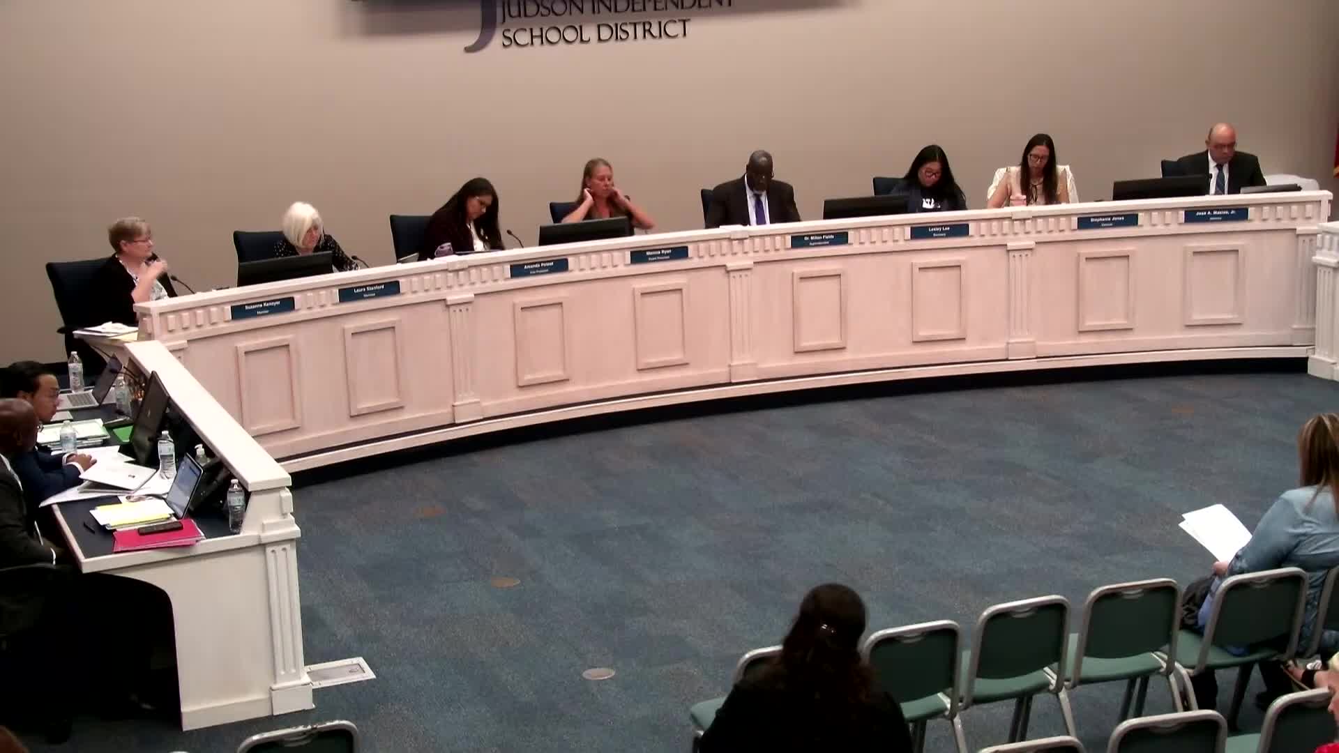 Board removes School Health Advisory Council from district-of-innovation plan after state law change