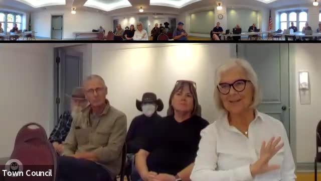 Neighbors say they did not receive notice for 306 Center Street right-of-way permit; staff to verify list