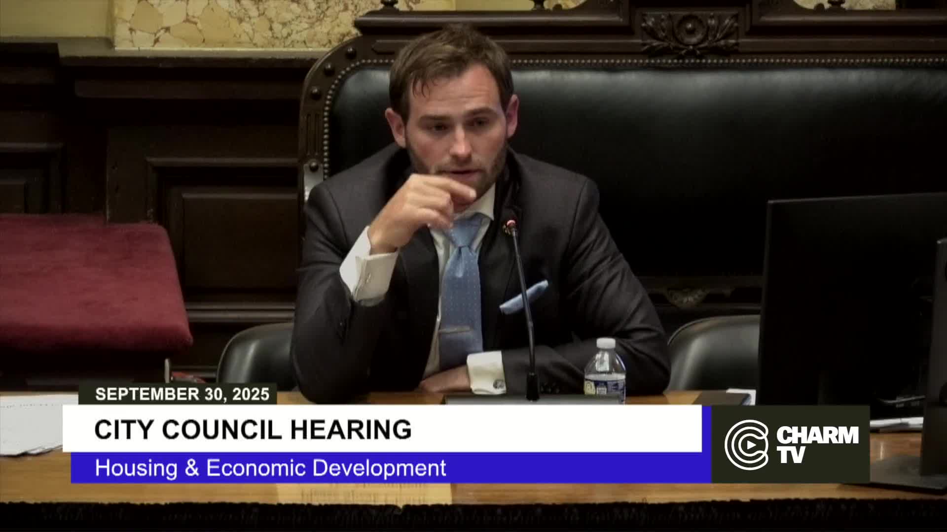 Councilman Criticizes Sanitation Agency's Response to Neighborhood Issues and Promotes Innovation