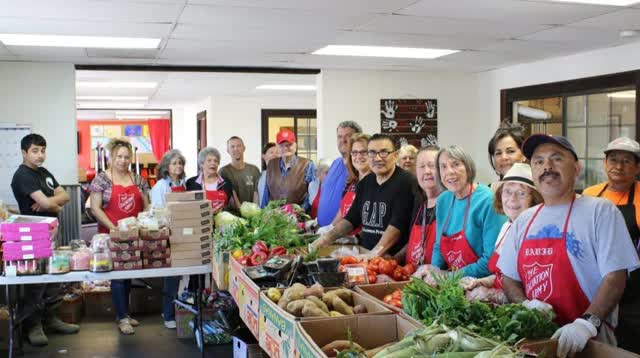 Tehachapi Food Pantry Serves 100 Families During Back to School Supply Drive
