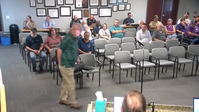 Resident tells council code enforcement is failing on Veterans Avenue and elsewhere