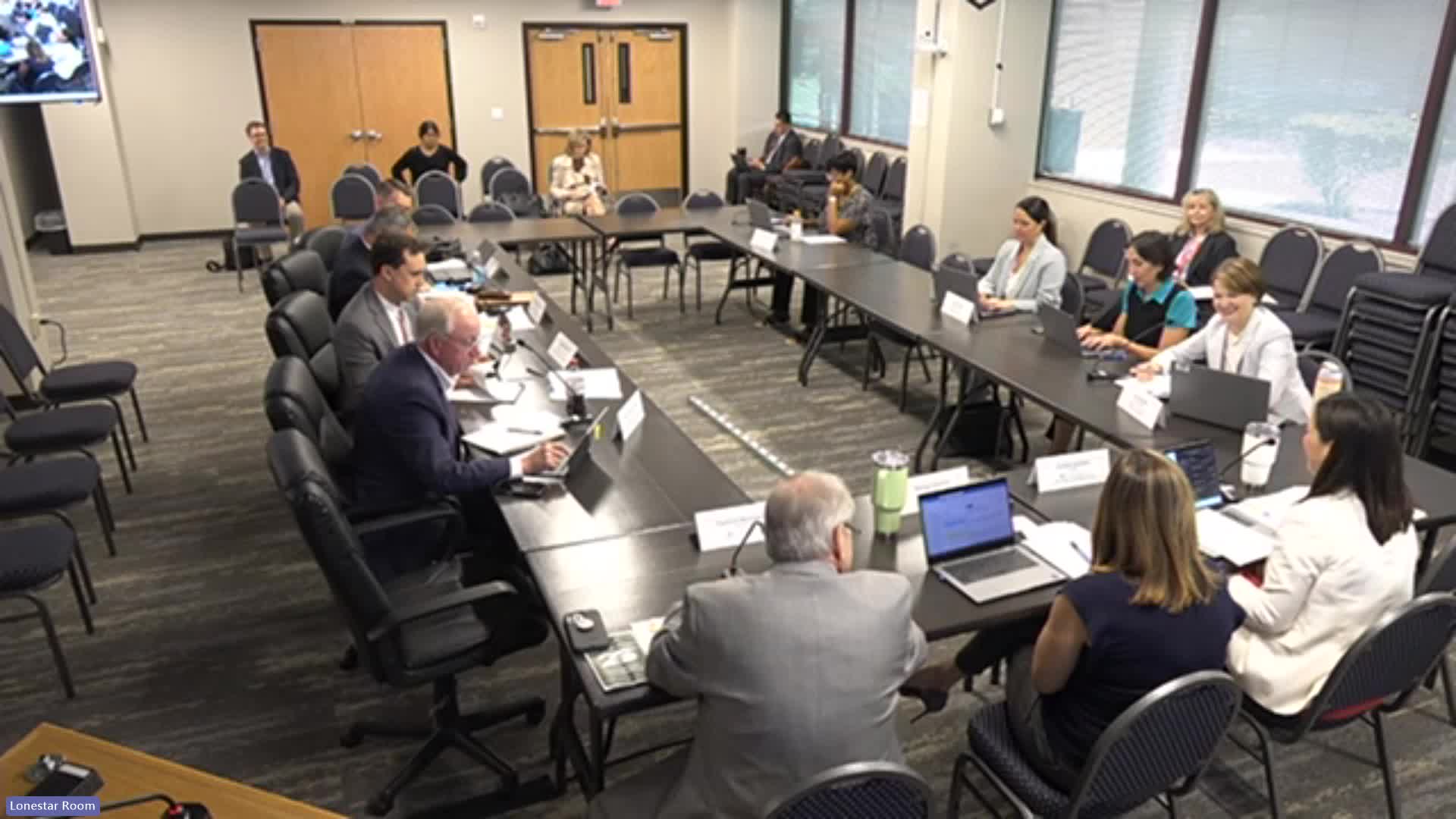 Advisory committee debates rules on removing, transferring and destroying license plates, and handling consignment and specialty plates
