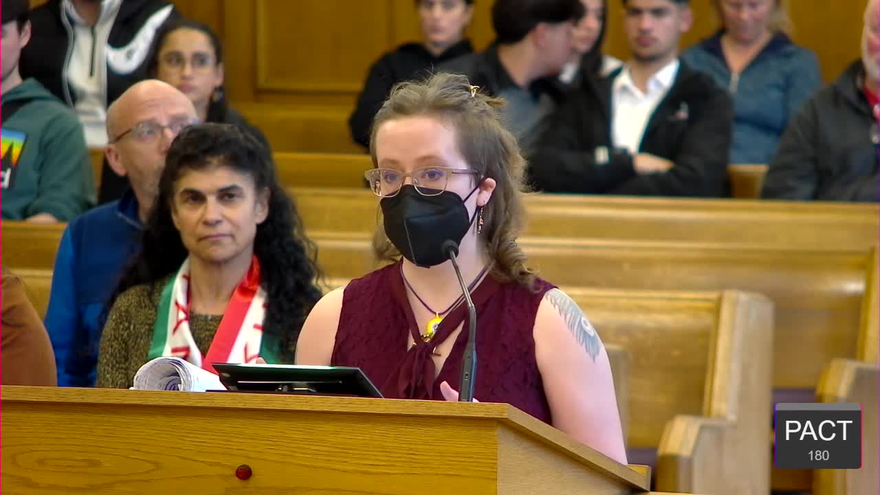 Residents urge more welcoming approach to downtown skywalk; suggest benches, restrooms and mobility access