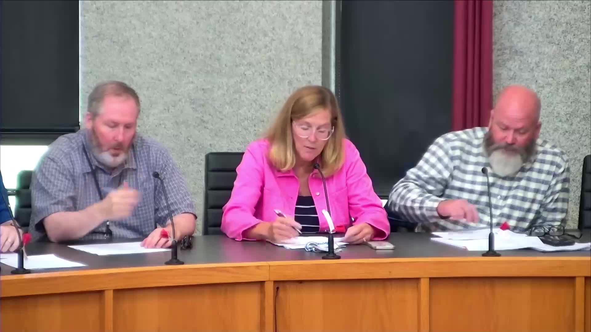 Board approves $15,000 maintenance contract for Memorial Park lighting