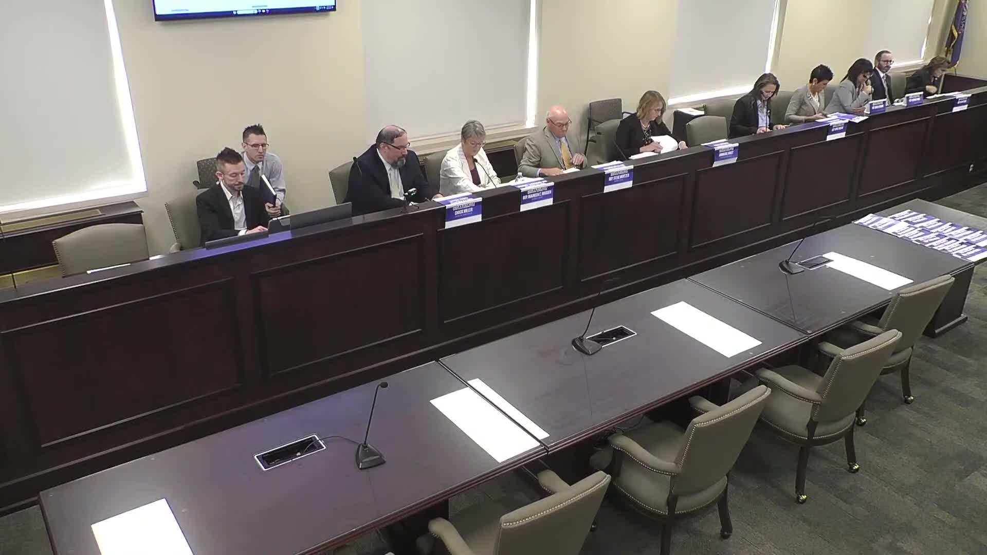Committee approves grants for grandparents caring for grandchildren of parents in opioid treatment