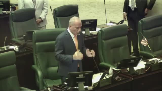 Representantes exigen a Negociado de Energía explicar y suspender aumento de la luz; convocan a vista pública