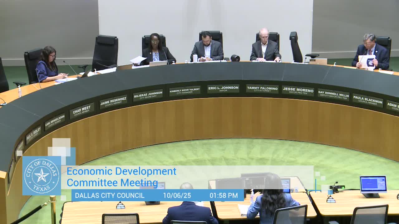 Committee delays vote on ordinance requiring off‑street parking plans for large construction projects in PD 193