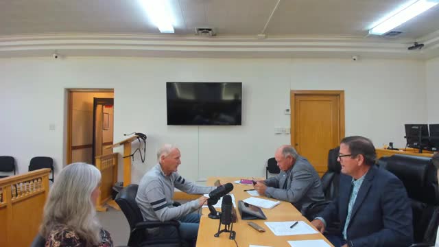 Property owner seeks partial plat amendment at Sweetwater RV Park; county staff and engineer disagree on process