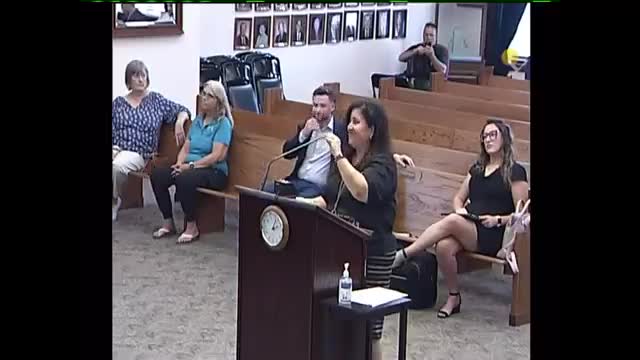 Pasco planners approve land‑development code fix to bar RV and commercial vehicle storage in rights‑of‑way, debate legal placement