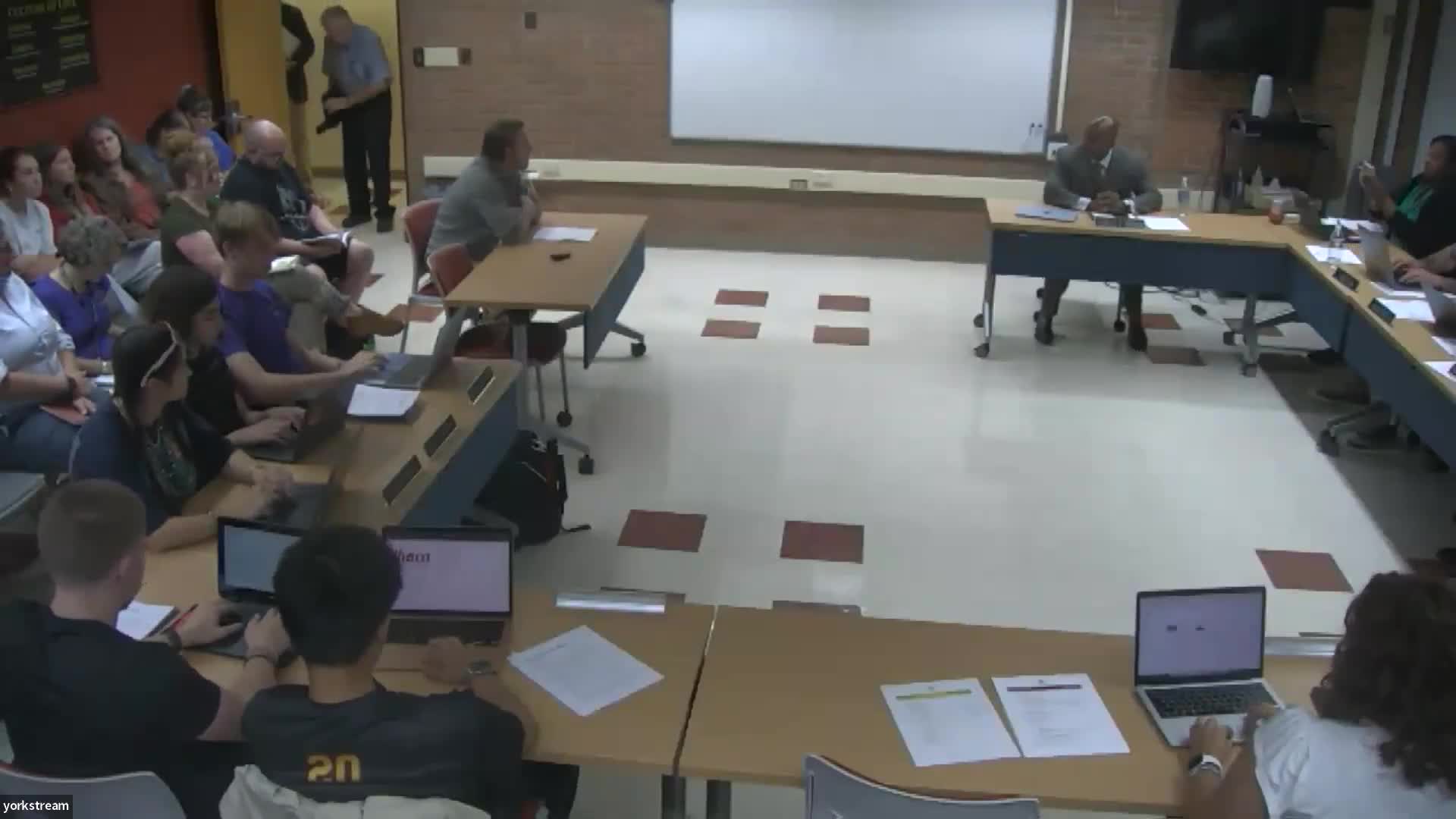 Board explains decision-making on school threat notices after weekend emails