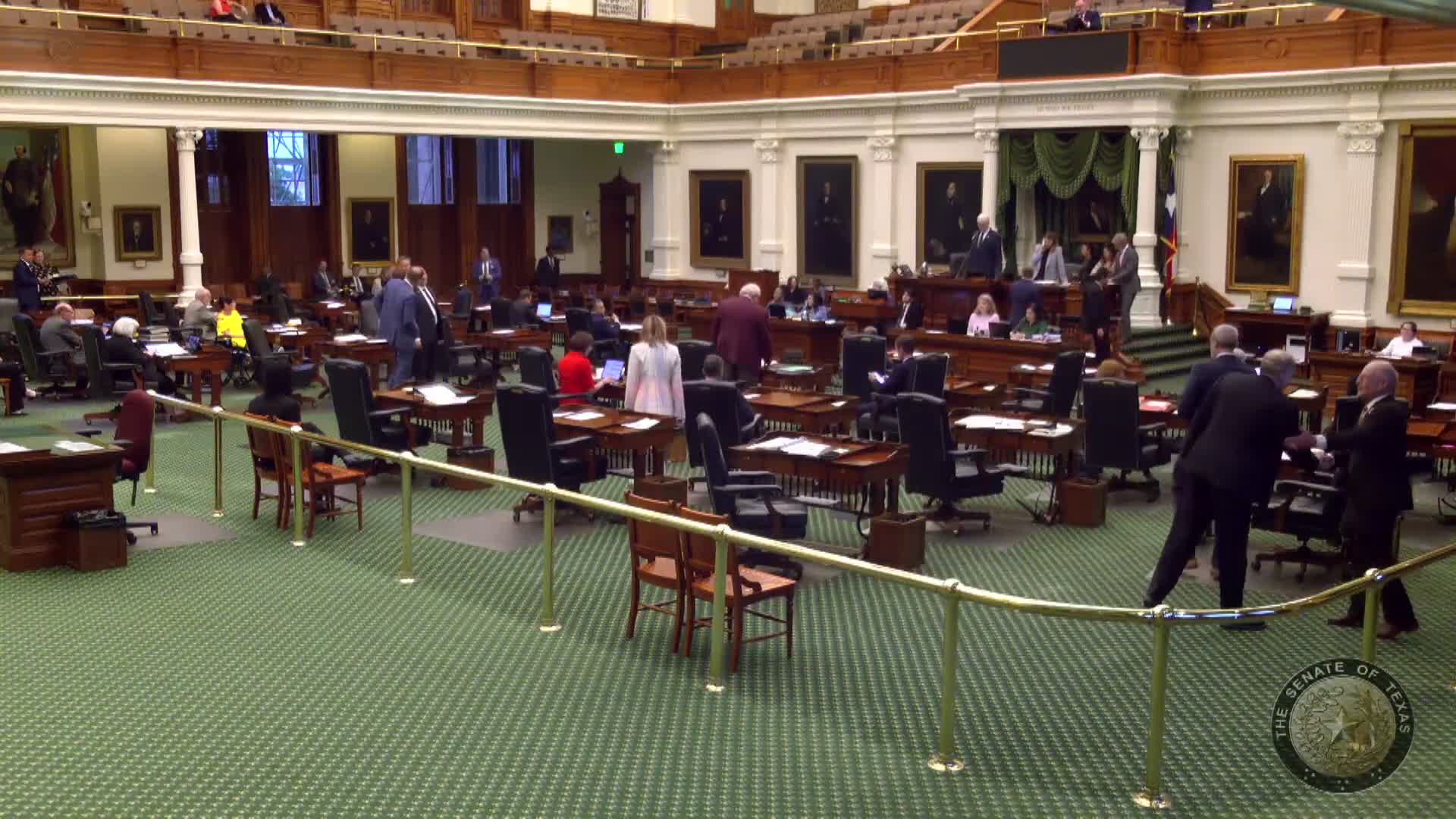 Senate approves bill letting sheriffs, constables contract independently in some counties; amendment to shift settlement costs fails