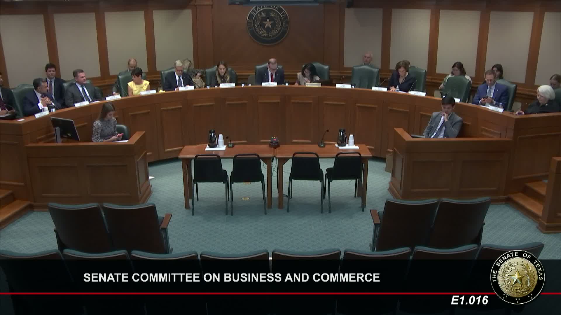 Senate committee advances bill creating new deed-fraud offenses, requires photo ID for in-person filings