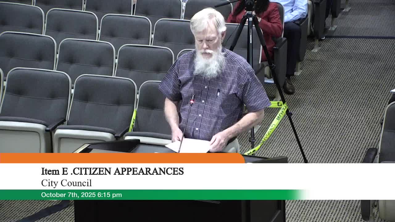 Resident warns council Hampton Road zoning changes could worsen traffic, harm businesses